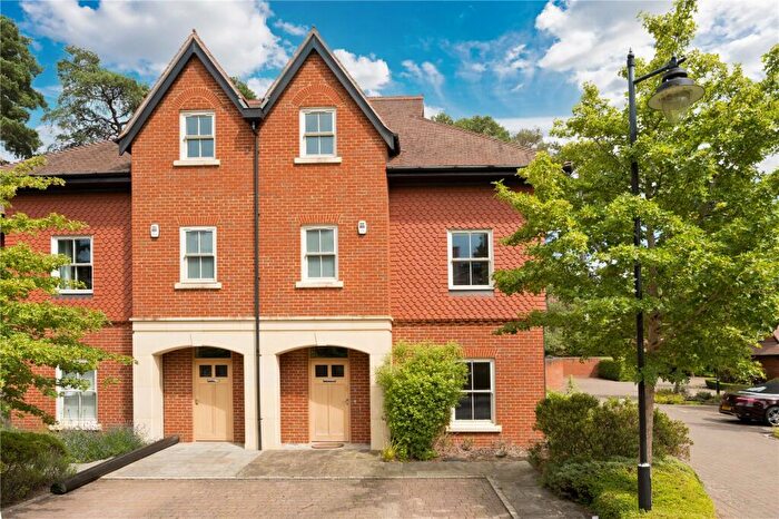 4 Bedroom Semi-Detached House To Rent In Queensbury Gardens, Ascot, Berkshire, SL5