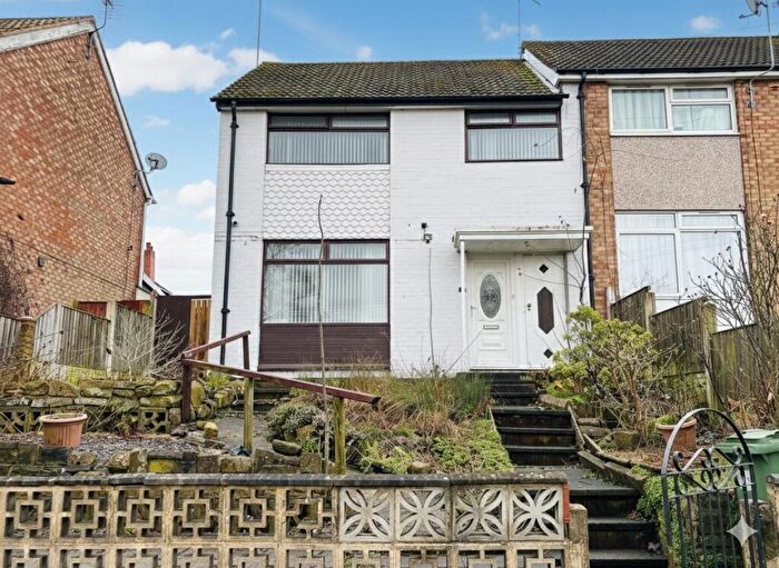 4 Bedroom Town House To Rent In Manor Farm Way, Leeds, LS10