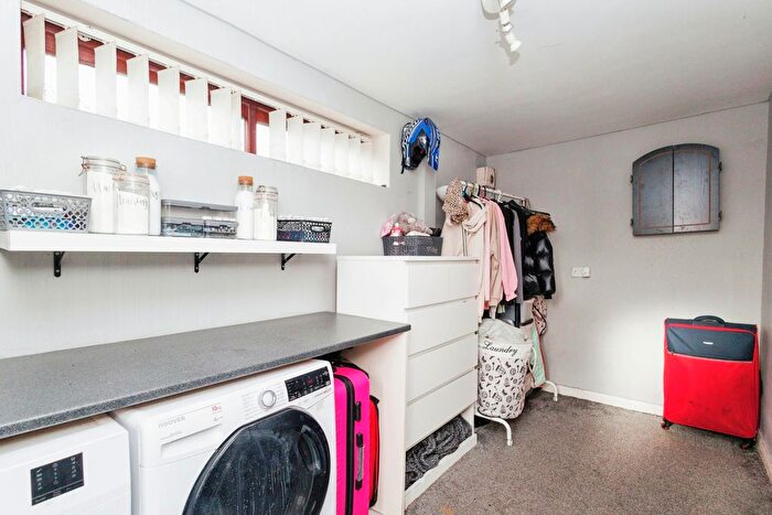 4 Bedroom Detached House For Sale In Mary Street, Droylsden, Lancashire, M43