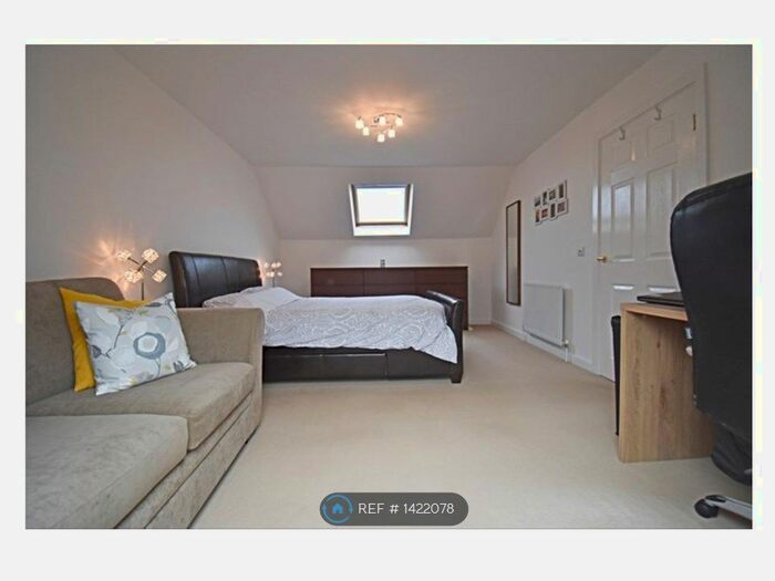 2 Bedroom Terraced House To Rent In Jefferson Road, Basingstoke, RG21