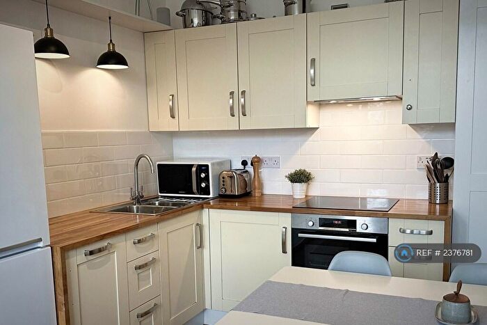 2 Bedroom Flat To Rent In Creighton Avenue, London, N10