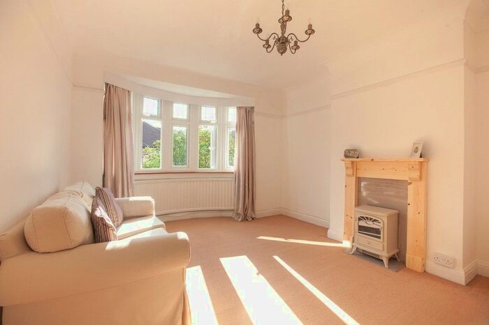 1 Bedroom Flat To Rent In Southdown Avenue, London, W7