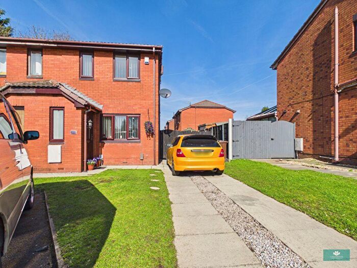 2 Bedroom Semi Detached House For Sale In Bottomfield Close, Derker, OL1