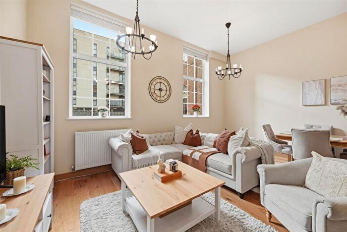 1 Bedroom Apartment For Sale In Academy Court, Dagenham, RM8