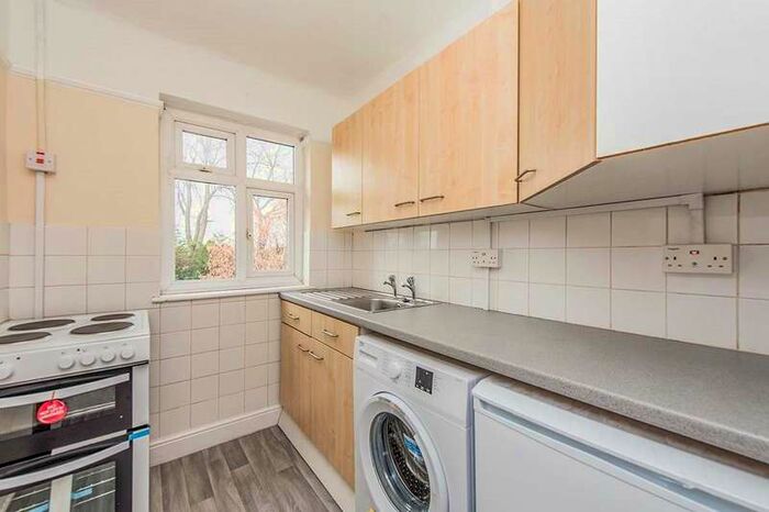 1 Bedroom Apartment To Rent In Hanworth Road, Whitton, Hounslow, TW4