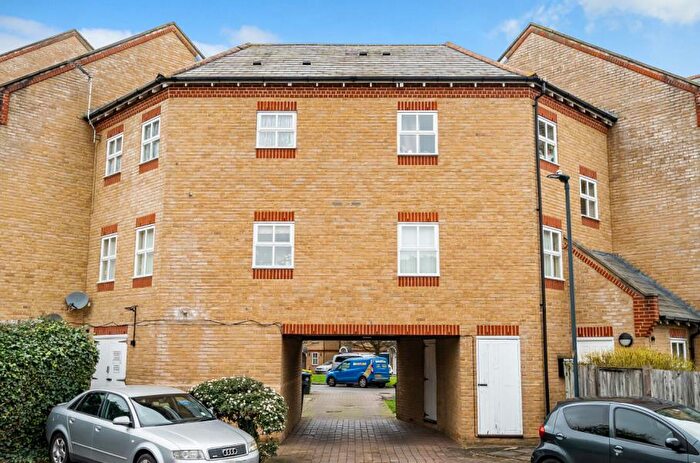 1 Bedroom Flat For Sale In Chamberlayne Avenue, Wembley, HA9