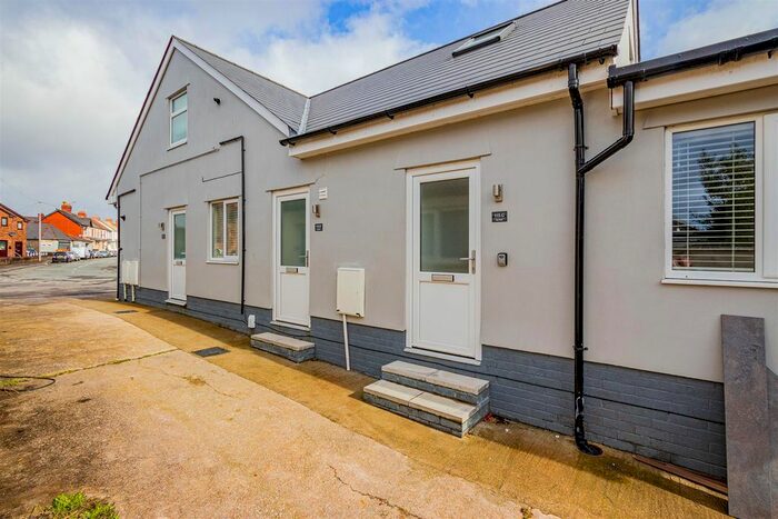 2 Bedroom Flat To Rent In Ely Road, Llandaff, Cardiff, CF5