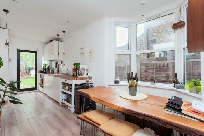 1 Bedroom Flat To Rent In London, E10