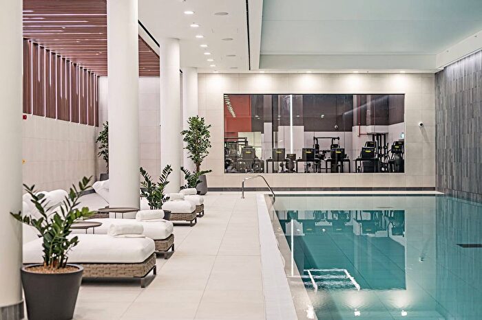 3 Bedroom Flat To Rent In Westfield Avenue, Stratford, London, E20