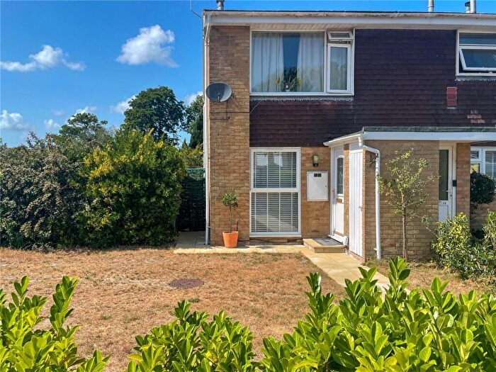2 Bedroom Flat For Sale In Pittmore Road, Burton, Christchurch, BH23