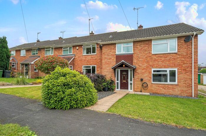 3 Bedroom End Of Terrace House To Rent In De Lucy Avenue, Alresford, Hampshire, SO24