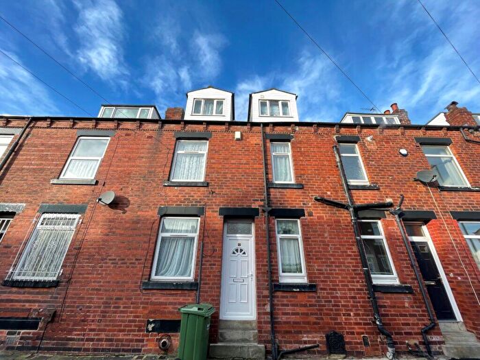 3 Bedroom Terraced House For Sale In East Park Place, Leeds, LS9