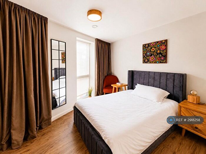 2 Bedroom Flat To Rent In Swann House, Bristol, BS1