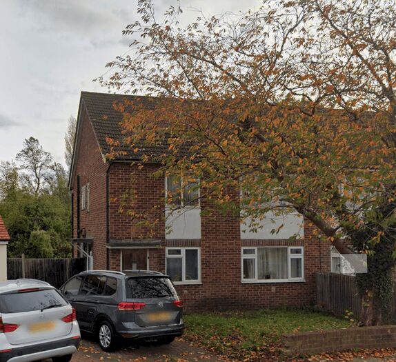2 Bedroom Flat To Rent In Pinner, HA5