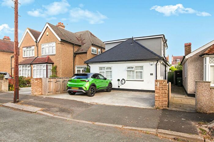 3 Bedroom Bungalow For Sale In Longfield Avenue, Wallington, SM6
