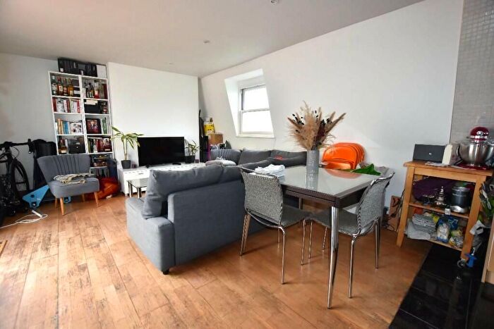 2 Bedroom Flat To Rent In Bridport Place, London, N1