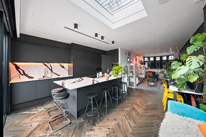 3 Bedroom End Of Terrace House For Sale In Ribblesdale Avenue, Northolt, UB5