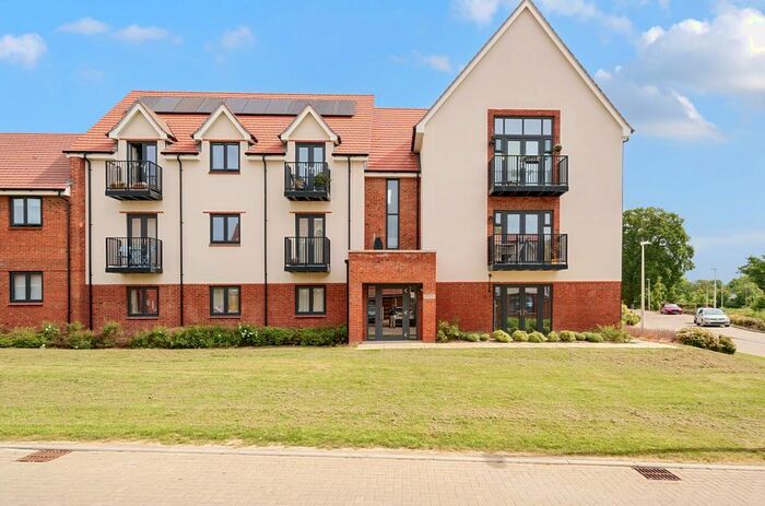2 Bedroom Flat For Sale In Girling House, Glover Crescent, Arborfield Green, RG2