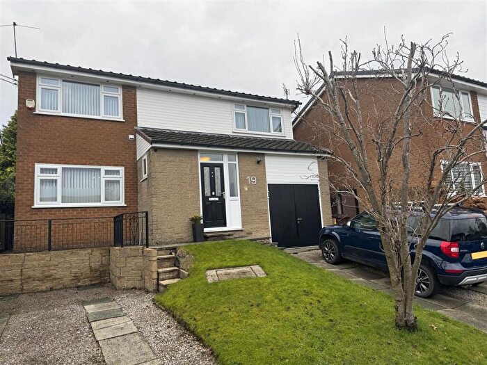 4 Bedroom Detached House For Sale In Stalyhill Drive, Stalybridge, SK15