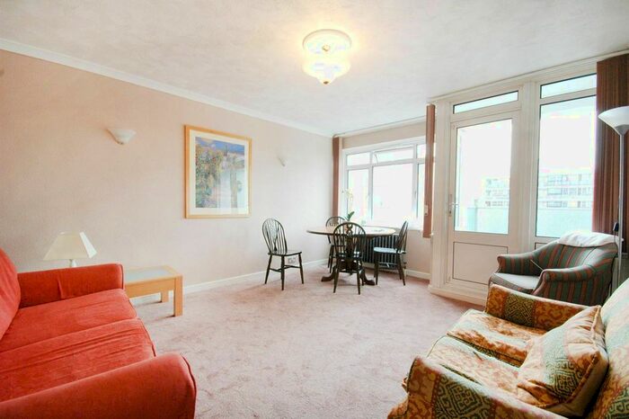 2 Bedroom Flat To Rent In Churchill Gardens, Pimlico, London, SW1V