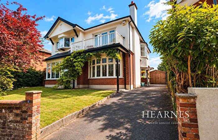 4 Bedroom Detached House For Sale In Linwood Road, Bournemouth, BH9