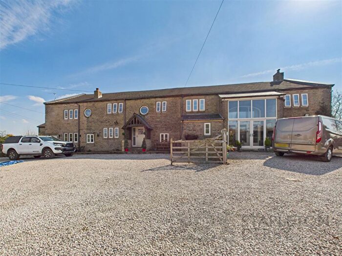 4 Bedroom Mews For Sale In Higher Pimbo Farm, Pimbo Lane, Upholland, WN8
