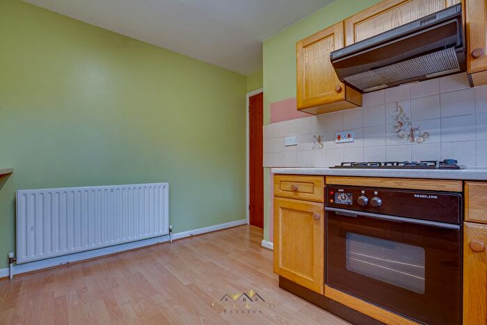 2 Bedroom Detached Bungalow For Sale In Aspen Close, Killamarsh, Sheffield, S21