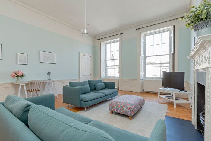 2 Bedroom Flat To Rent In Albany Street, New Town, Edinburgh, EH1