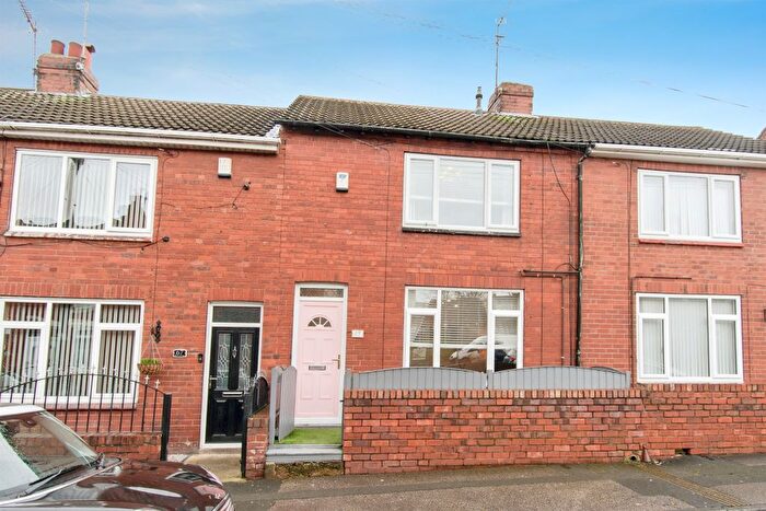 3 Bedroom Terraced House For Sale In Briggs Avenue, Castleford, WF10