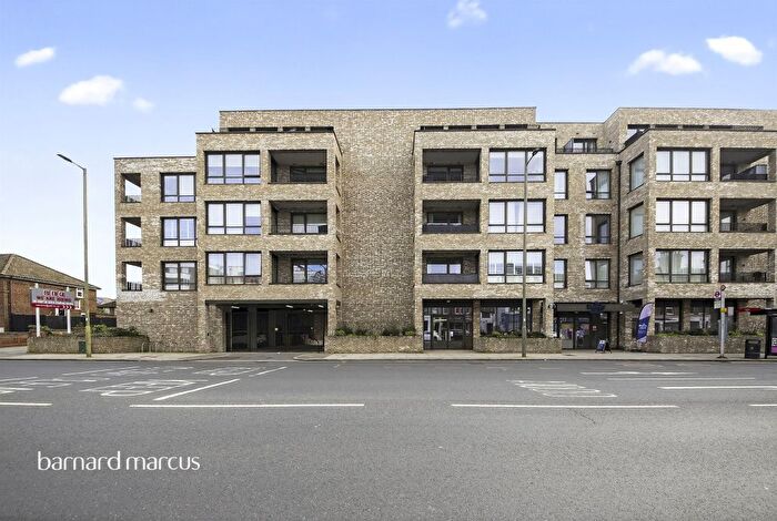 2 Bedroom Flat For Sale In Oakleigh Road North, London, N20