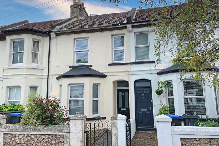 1 Bedroom Flat For Sale In Queen Street, Worthing, West Sussex, BN14