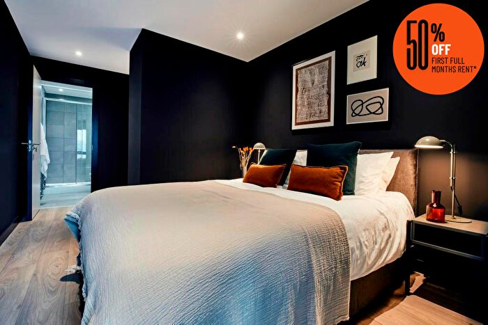 2 Bedroom Flat To Rent In Solasta Riverside, Clyde Place, Glasgow, G5