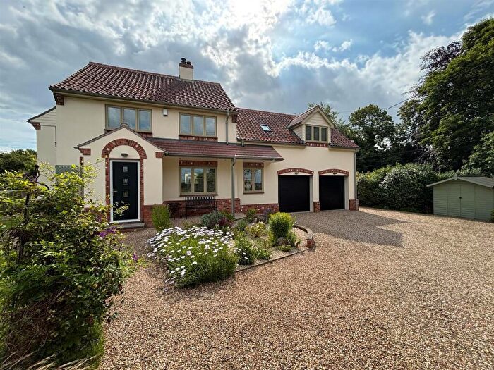 4 Bedroom Detached House For Sale In Hull Road, Seaton, HU11