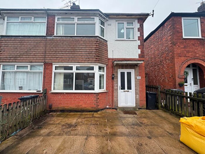 3 Bedroom Semi-Detached House To Rent In Bretby Road, Leicester, LE2