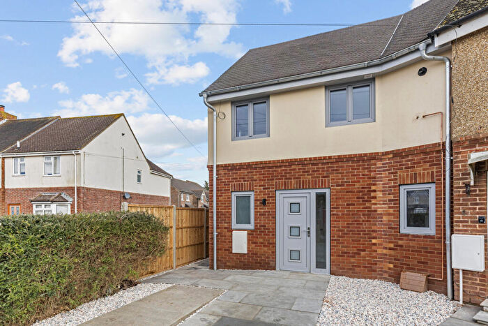 3 Bedroom End Of Terrace House For Sale In Florence Road, Chichester, PO19