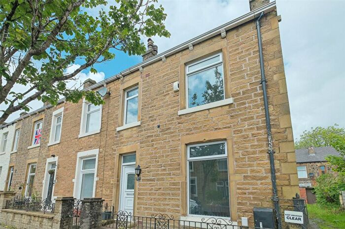 3 Bedroom End Of Terrace House To Rent In Cromwell Avenue, Accrington, Lancashire, BB5