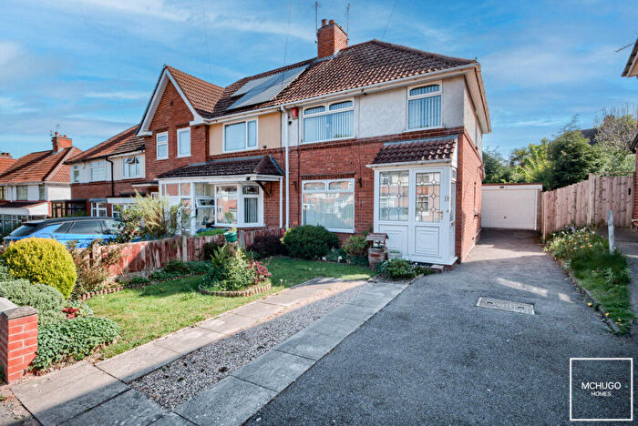 3 Bedroom End Of Terrace House For Sale In Pheasant Road, Smethwick, B67