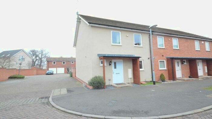 3 Bedroom End Of Terrace House To Rent In Beverley Road, Bracknell, RG12