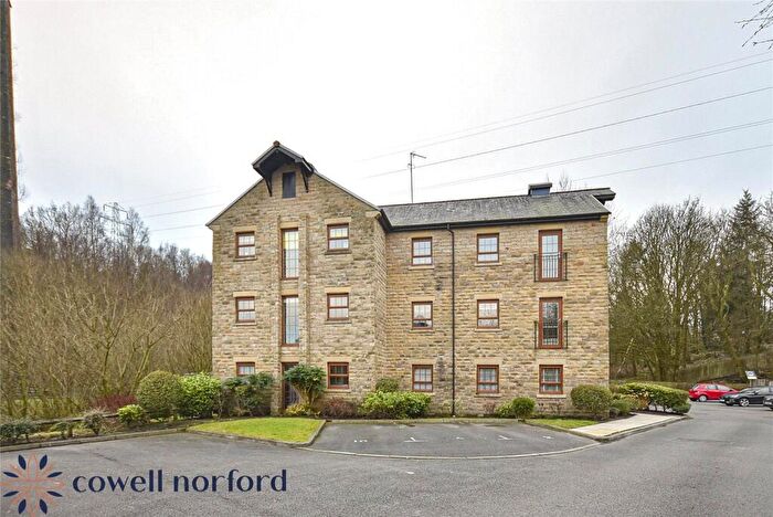 2 Bedroom Apartment For Sale In Paperhouse Close, Rochdale, Greater Manchester, OL11