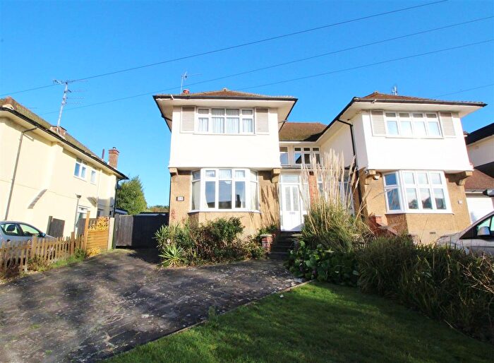 3 Bedroom Semi-Detached House To Rent In Willow Way, Radlett, WD7