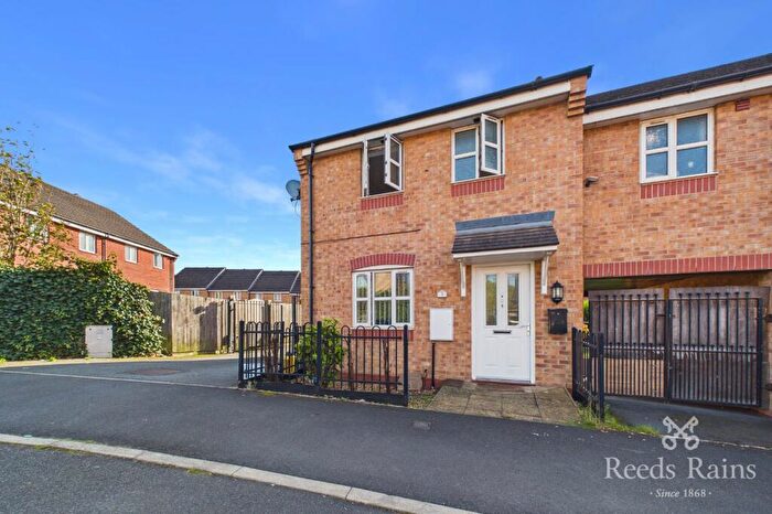 3 Bedroom Semi-Detached House To Rent In Rainshaw Lane, Manchester, Greater Manchester, M18