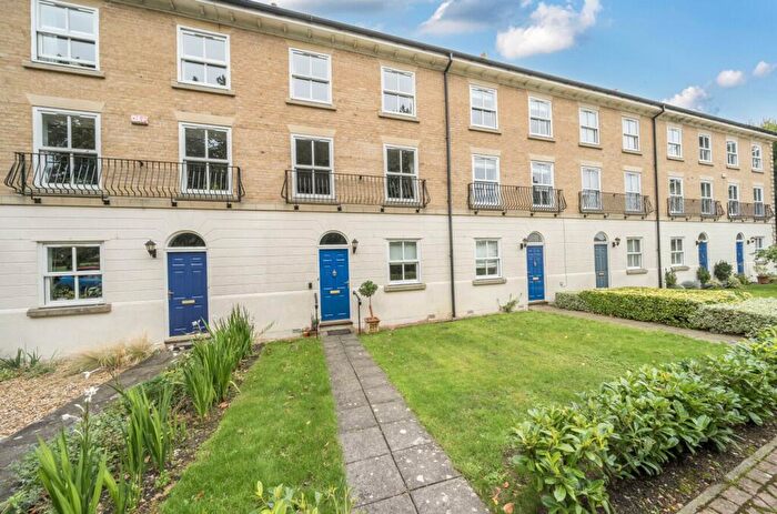 3 Bedroom Terraced House For Sale In King George Gardens, Chichester, PO19