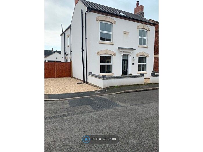 4 Bedroom Detached House To Rent In Regent Street, Swadlincote, DE11