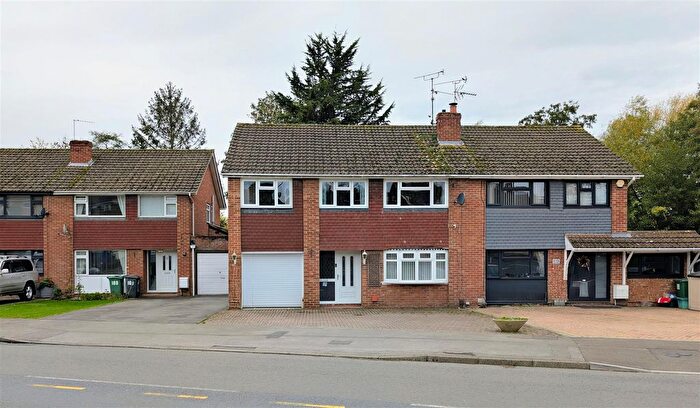 5 Bedroom Semi-detached House For Sale In Bodiam Avenue, Tuffley, Gloucester, GL4