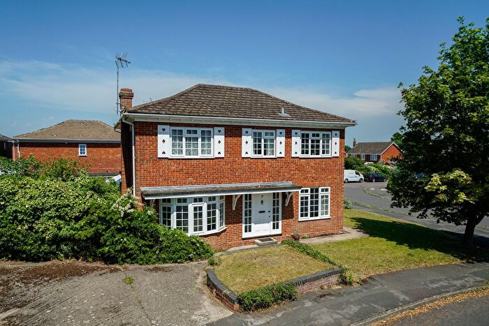 4 Bedroom Detached House For Sale In The Spiert, Stone, Aylesbury, HP17