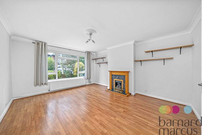 2 Bedroom Apartment To Rent In Holden Road, N12