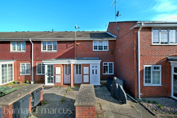 1 Bedroom Property To Rent In Delaporte Close, Epsom, KT17