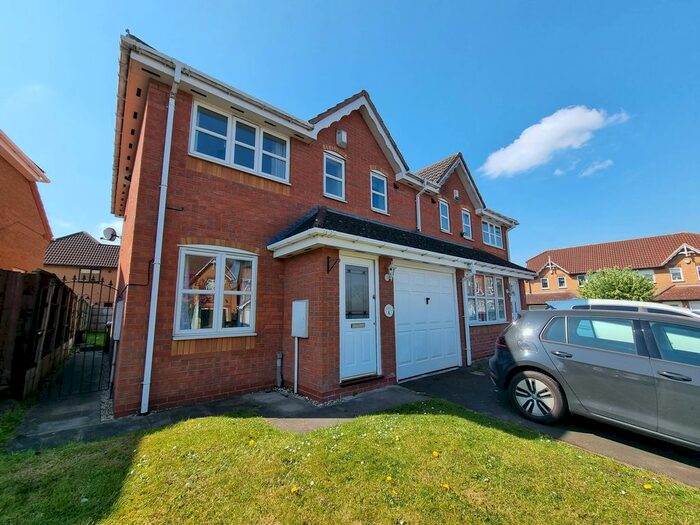 3 Bedroom Semi-Detached House To Rent In Wilday Close, Tipton, DY4