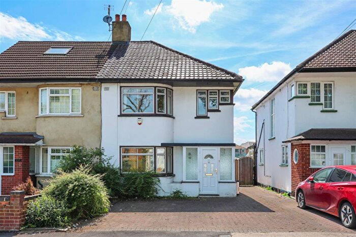 3 Bedroom Semi-Detached House For Sale In Windsor Avenue, Uxbridge, UB10