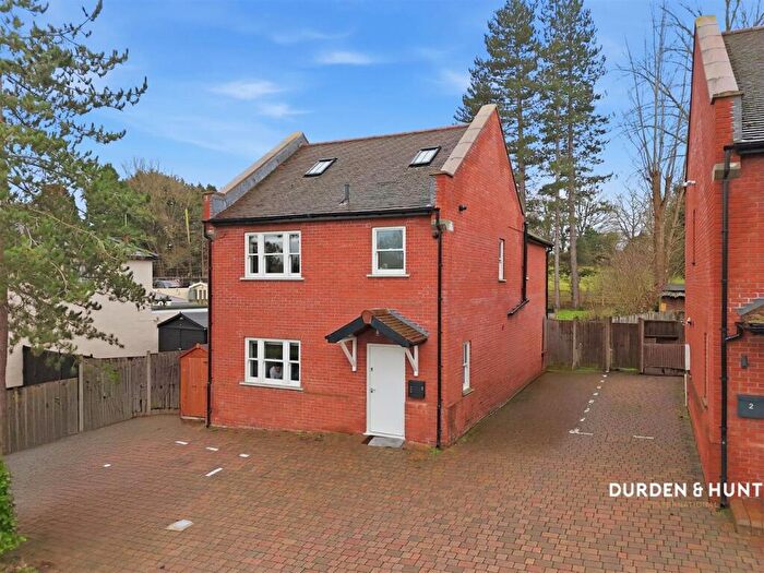 3 Bedroom Detached House For Sale In Copthall Green, Waltham Abbey, EN9